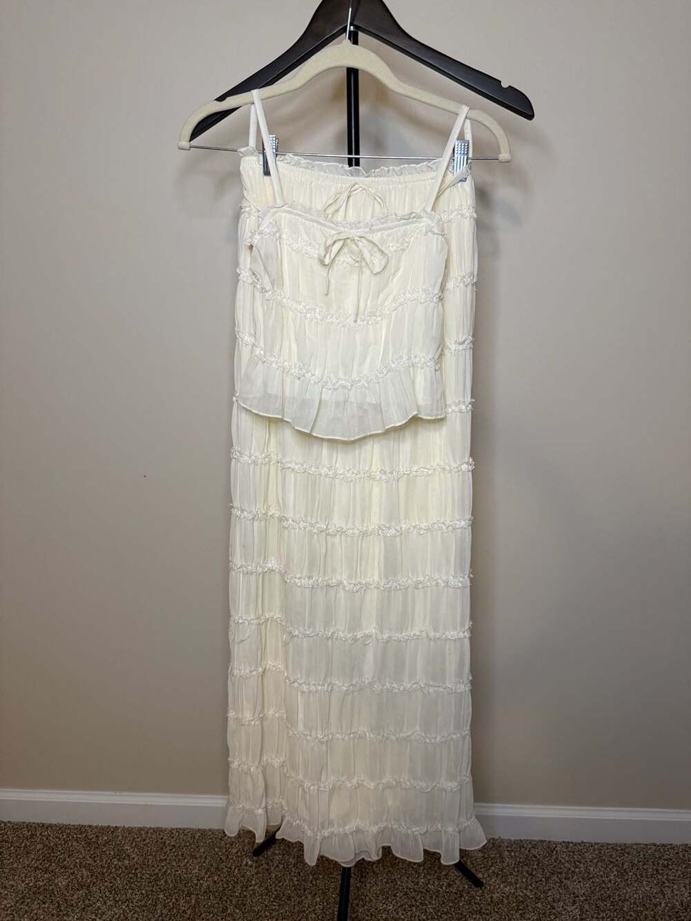 Thirty Thirty L/A Cream Ruffled Chiffon Crop Top and Maxi Skirt Two-Piece Set - Picture 2 of 8